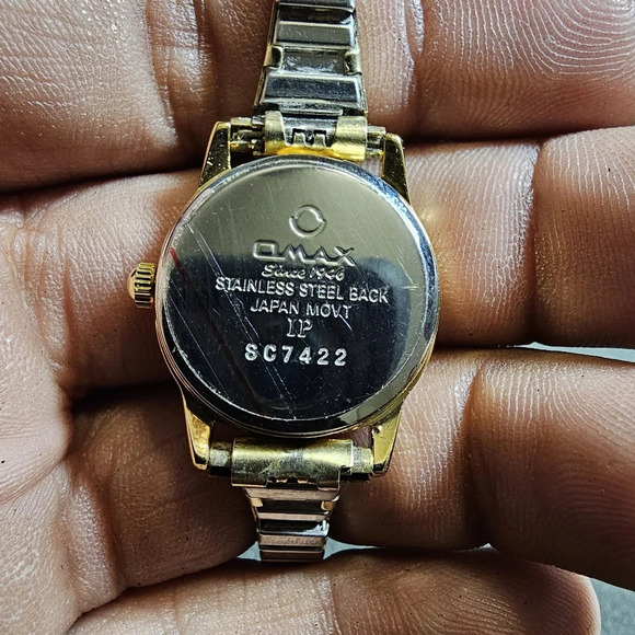 QMAX Ladies Quartz Gold Tone Fashion Watch Working Roman Dial Water Resistant sh - Picture 9 of 10